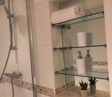 Sheffield Apartment | 1 Bedroom Flat in Sheffield City Centre-Sleeps 4
