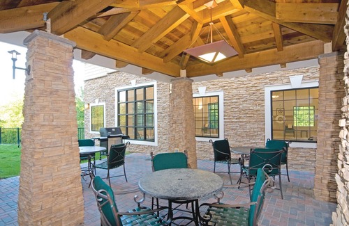 Chesapeake Apartment | 1 Bedroom | Free Breakfast. Indoor Pool & Hot Tub