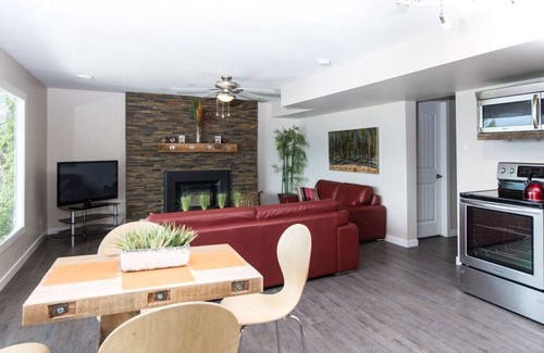 Central Okanagan House | 1 Bedroom Furnished Suite - w/SPECTACULAR LAKE VIEW and Kayaks