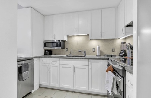 Chinatown Apartment | 1 Bedroom Furnished Apartment at Penn Quarters