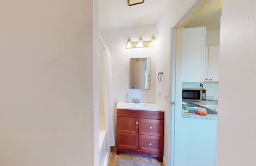 Yelm House | 1 Bedroom Getaway in Yelm