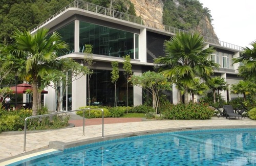 Ulu Kinta Apartment | 1 Bedroom Lakeview Suite #3