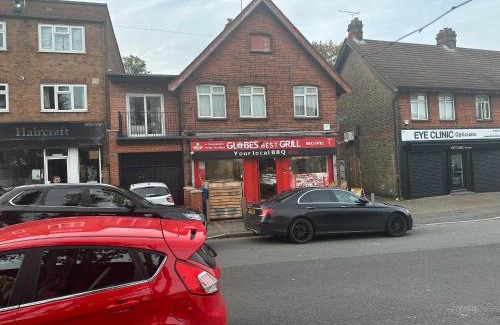 Harold Wood Apartment | 1 bedroom maisonette in a leafy suburb of London