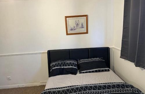 Harold Wood Apartment | 1 bedroom maisonette in a leafy suburb of London