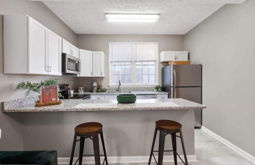 Italian Village Apartment | 1 Bedroom Near Short North