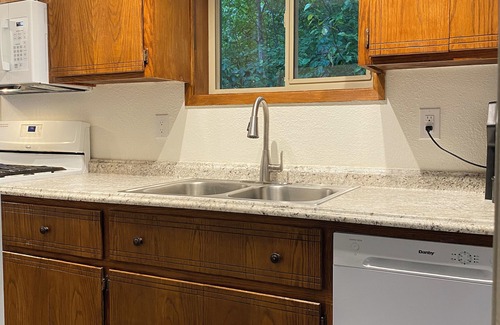 Wasilla House | 1 BEDROOM, PRIVATE QUIET COTTAGE NEAR 2 LAKES