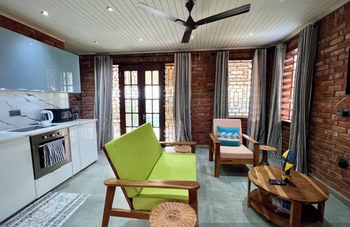 Nungua Apartment | 1 Bedroom Sunset & Mountain View Chalet in Aburi