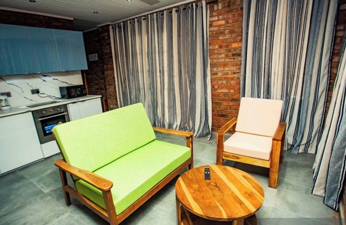 Nungua Apartment | 1 Bedroom Sunset & Mountain View Chalet in Aburi