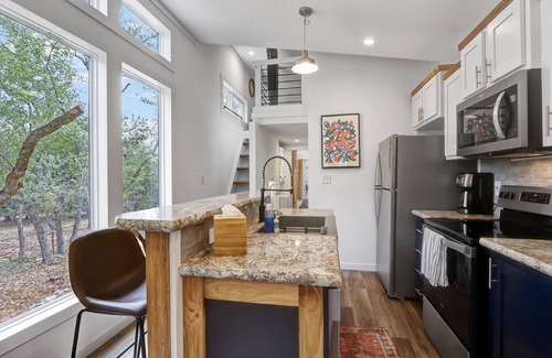 Driftwood House | 1 Bedroom Tiny House i Cowboy pool