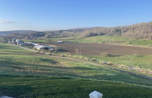 Town of Barton Apartment | 1 Bedroom with a country view