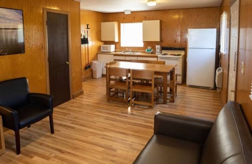 Cadiz Cottage | 1 BR 1 Bath Lakeside Cottage Retreat