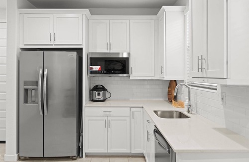 Glendale Apartment | 1 Br Apartment - Putt Putt - Fire Pit - BBQ Grill