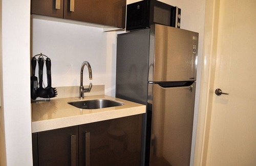 Downtown Apartment | 1-BR Deluxe Unit @ Milano 2002
