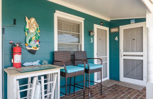 Kure Beach Apartment | 1 BR Efficiency in Private Historic Motel w pool!