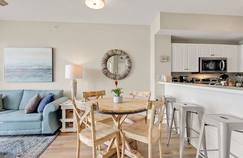 Miramar Beach Condo | 1 BR King, Bonus Sleeping Room Queen, 2 BA with private balcony, BEACH SERVICE