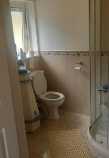 Longford Bed & Breakfast | 1 Cartrun Breac N39D7H6 Opposite Longford Rugby Club - See the Yellow Door
