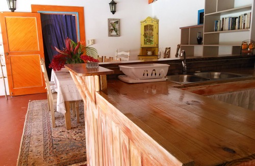 La Iglesia Villa | 1 chambre 2 personnes Villa style Caraïbes dans une belle propriété sécurisée.