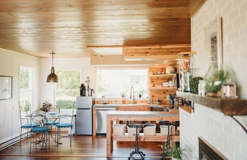 Sequim Cottage | 1- Cheerful and cozy water-view cottage