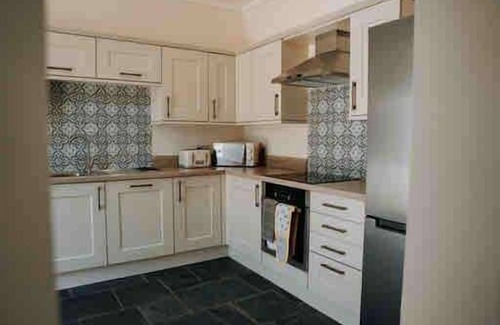 Milford Haven Cottage | 1 Courtyard cottage with hot tub and walled garden