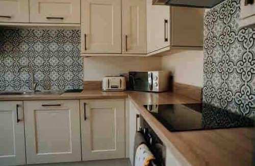 Milford Haven Cottage | 1 Courtyard cottage with hot tub and walled garden