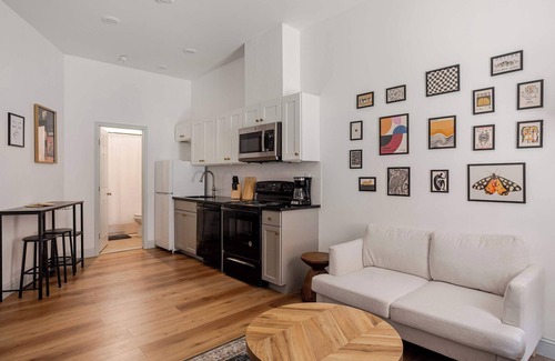 West Poplar Apartment | 1 Cozy Haven near Historic Fishtown & Center City!
