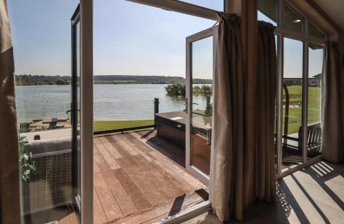 Oakmere House | 1 Delamere Point