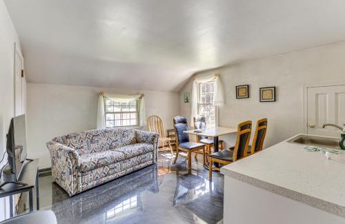 Salem Apartment | 1 Mi to Dtwn Salem Apt with Garage Access!