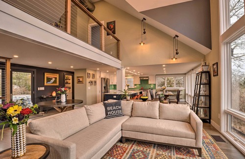 Hyannis House | 1 Mi to Ferry & Beach: Waterfront Hyannis Home!