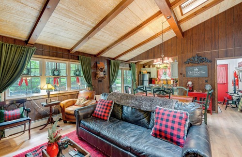 Gouldsboro Cabin | 1 Mi to Gouldsboro State Park: Cabin w/Deck!