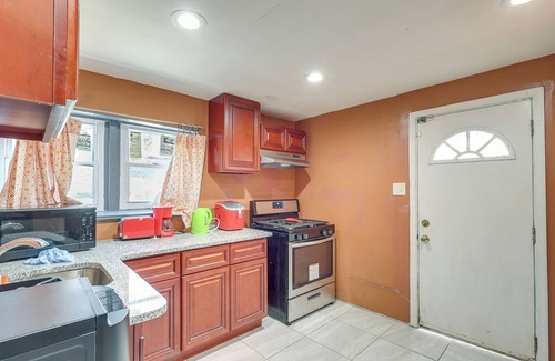 Chester House | 1 Mi to Hospital: Townhouse w/Patio in Chester