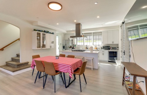 North Central House | 1 Mi to Rose Bowl: Pasadena Home w/Fenced Yard!