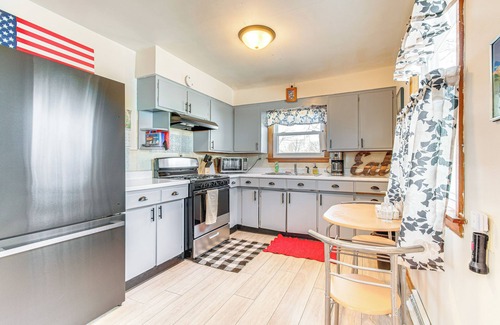 Lincoln House | < 1 Mi to Route 66: Home w/Large Yard!