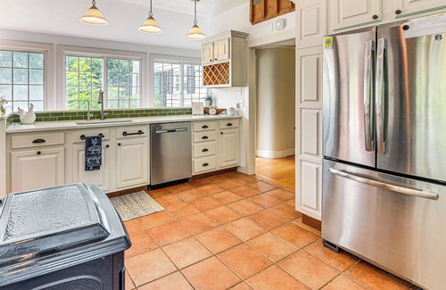 Richmond House | 1 Mi to Vineyard: Serene Berkshires Country Escape