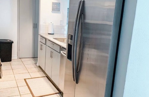 Far North Dallas Apartment | 1 mile from Dallas Galleria Mall