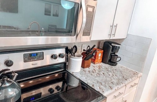 Far North Dallas Apartment | 1 mile from Dallas Galleria Mall