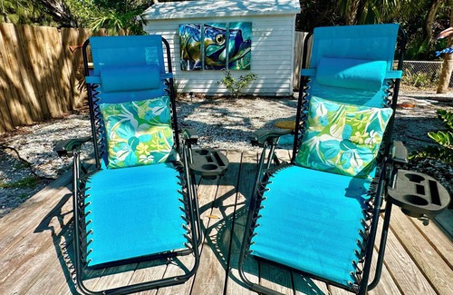 Englewood House | <1 MILE MANASOTA BEACH/NORTH ENGLEWOOD Boutiquey Home loaded with amenities!