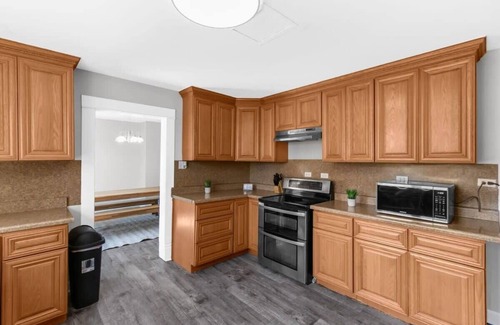 Birmingham House | 1 Mile to Bham CrossPlex & Near Legion Field