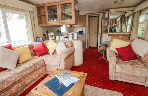 Much Wenlock Cottage | 1 OLD ORCHARD, family friendly, with a garden in Much Wenlock
