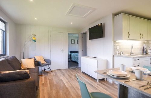 Combpyne Cottage | 1 PINEWOOD RETREAT, family friendly, with pool in Lyme Regis