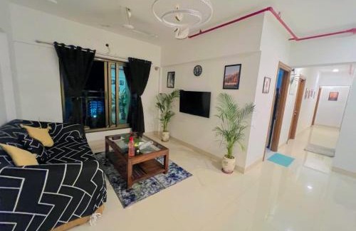 Malad West House | 1 private room with free food at gorgaon