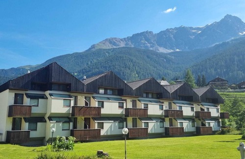 Savognin Apartment | 1 room apartment for 1 - 3 people with a view of the ski slope