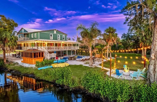 Tampa Apartment | #1 Tampa Waterfront Private Resort, 13BR Sleeps 40+, Heated Pool, Theater