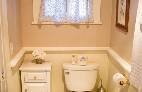 Historic Railroad District Bed & Breakfast | #1 The Captain & Lizzie McCall @ The McCall House Boutique Hotel