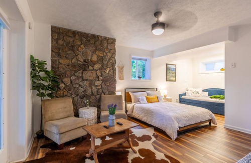 Vilas House | 1 Treetops Retreat - 10 minutes to downtown Boone, pet friendly!