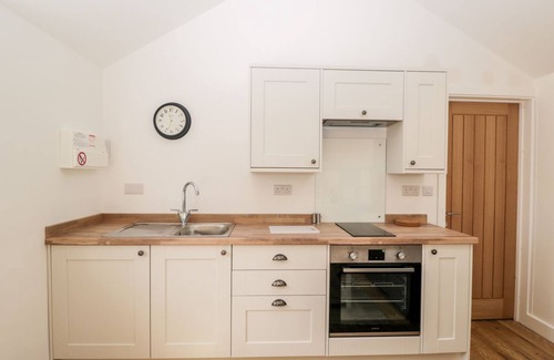 New Forest District Cottage | 1 WELFORD BARNS, pet friendly, with a garden in Fordingbridge