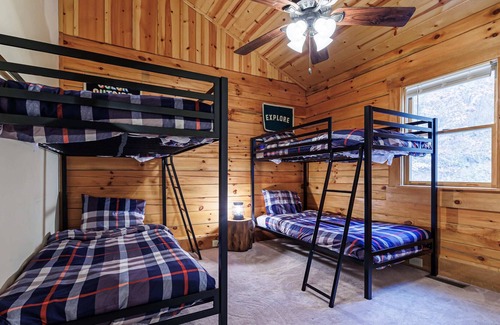 Stanley Cabin | 10-Acre Retreat Near Caverns- Balkamore 2 Cabins!