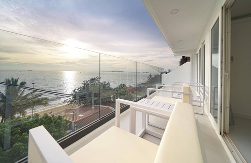 Na Chom Thian House | 10 bedrooms beachfront luxury pool villa sea view rooftop