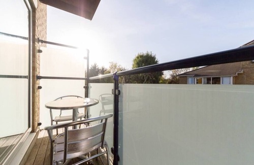 Wimbledon Apartment | 10 Cascades - 1 bedroom apartment