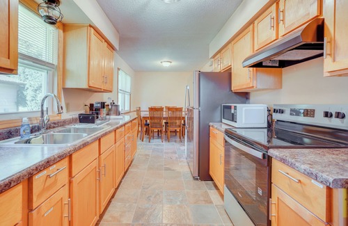 Brooklyn Center House | 10 Mi to Downtown: Group Getaway in Minneapolis