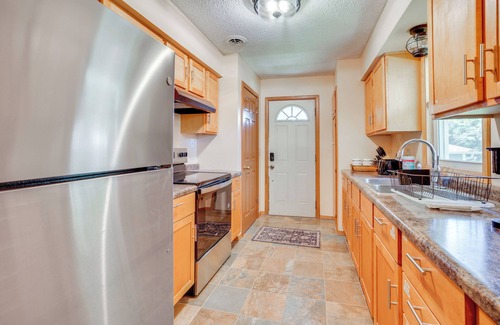 Brooklyn Center House | 10 Mi to Downtown: Group Getaway in Minneapolis
